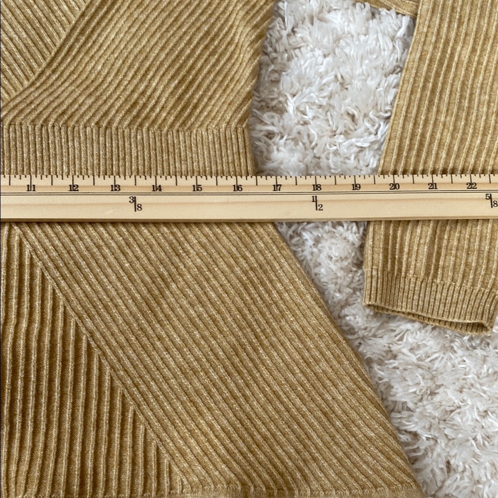 Nanette Lepore Gold/Mustard Sweater with Black Accents Size Large - Picture 11 of 13